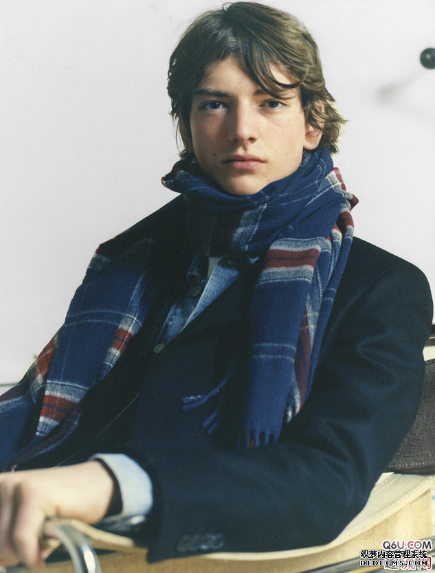 男生冬季围巾怎么系 潮流好看的男生冬季围巾搭配推荐