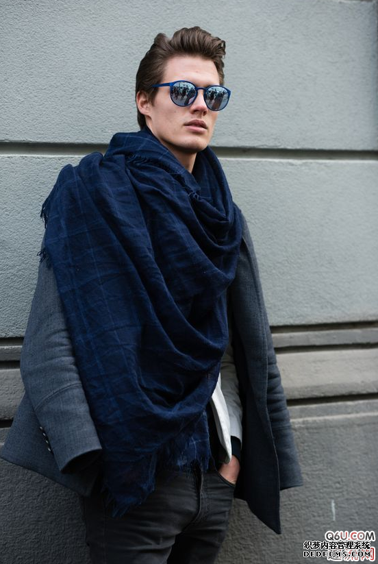 男生冬季围巾怎么系 潮流好看的男生冬季围巾搭配推荐